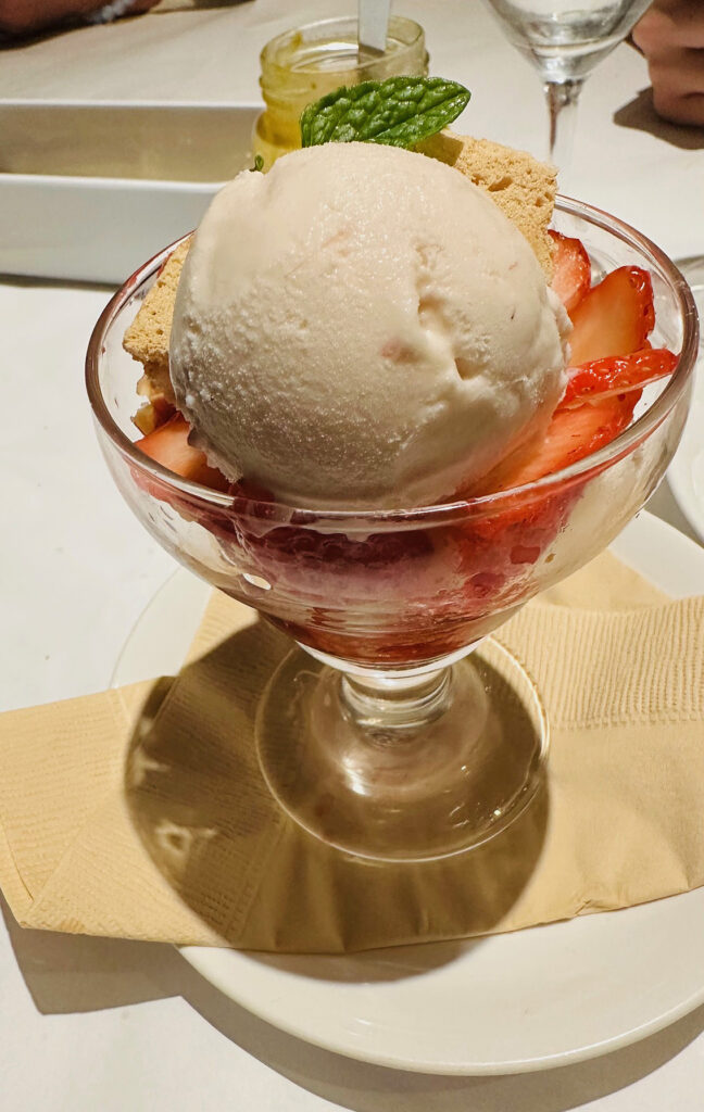 苺のトライフル