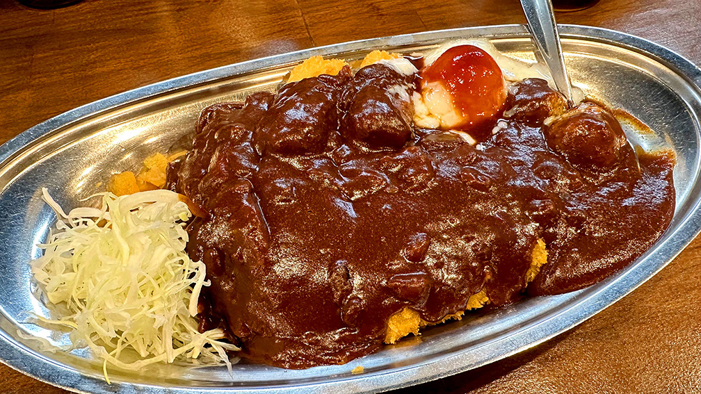 「アルバ」の人気メニュー「満塁ホームランカレー」