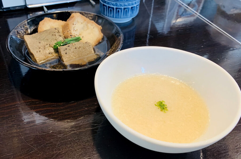 油麩付きのゆでたんと、ねばとろのとろろ