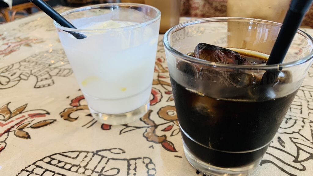 ラッシーとアイスコーヒー